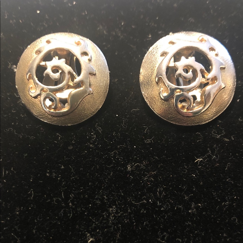 Vintage Gold Tone Textured Cutout Swirl Clip-On Earrings